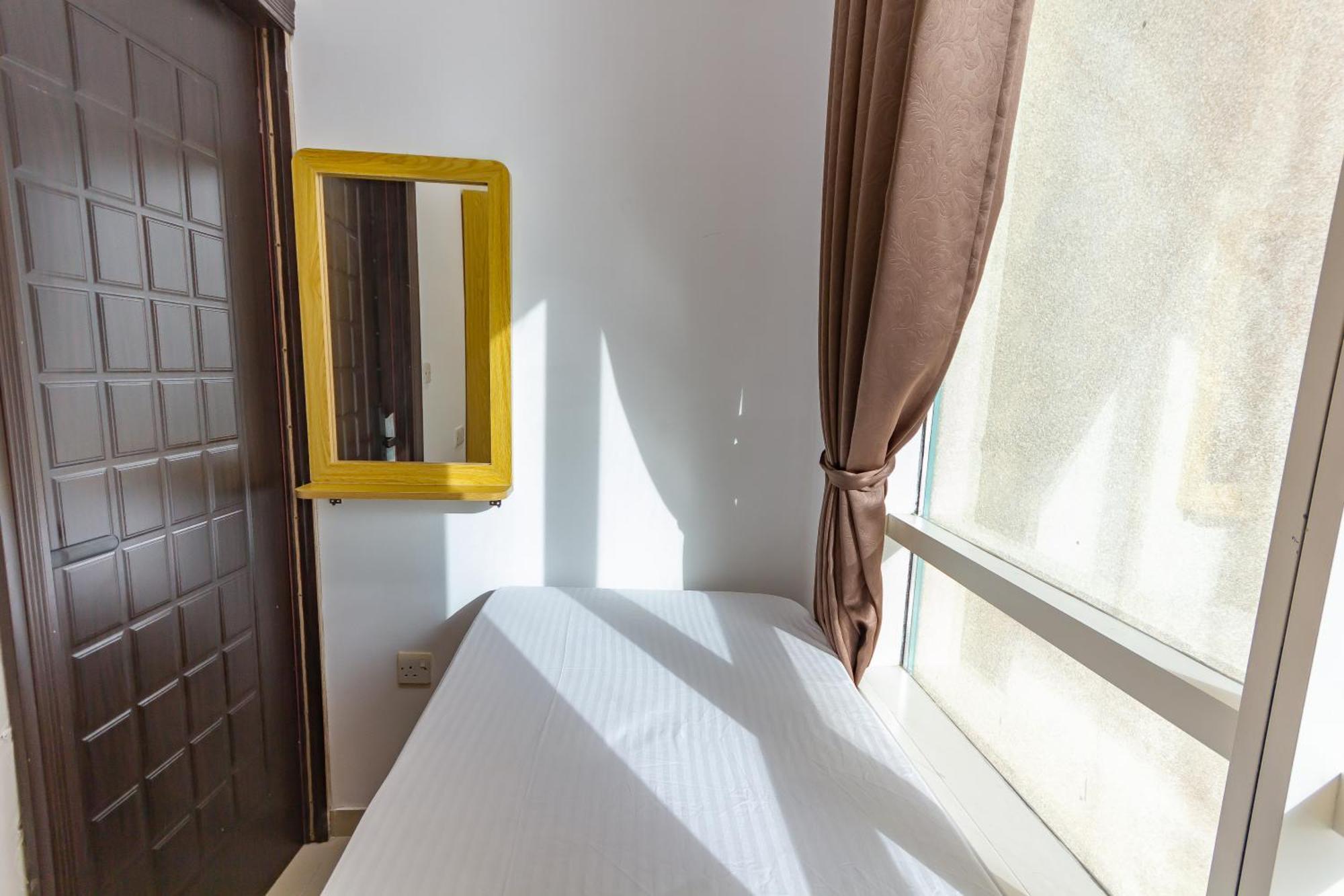 Nice Single Rooms For "Girls" Only In Dubai, Marina Экстерьер фото